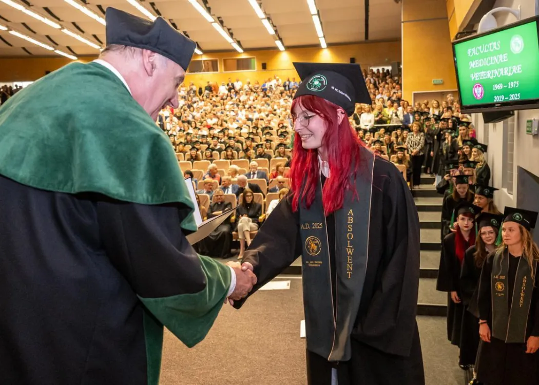 Uroczystość wręczenia dyplomów na WMW