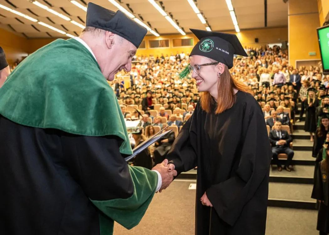 Uroczystość wręczenia dyplomów na WMW