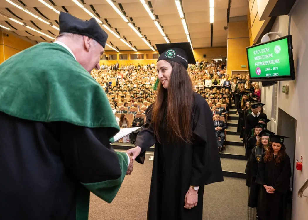 Uroczystość wręczenia dyplomów na WMW