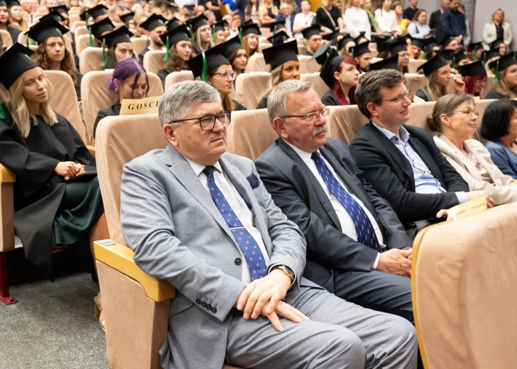 Uroczystość wręczenia dyplomów na WMW