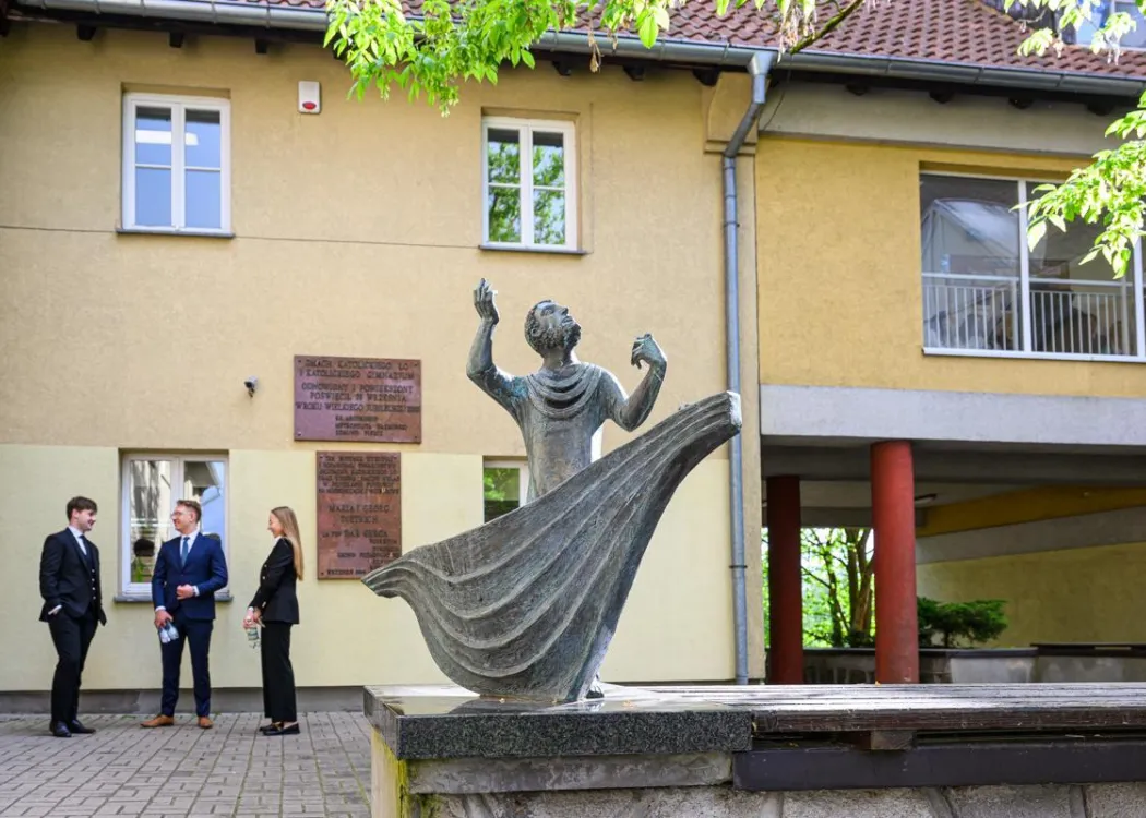 Uniwersyteckie XII LO w Olsztynie