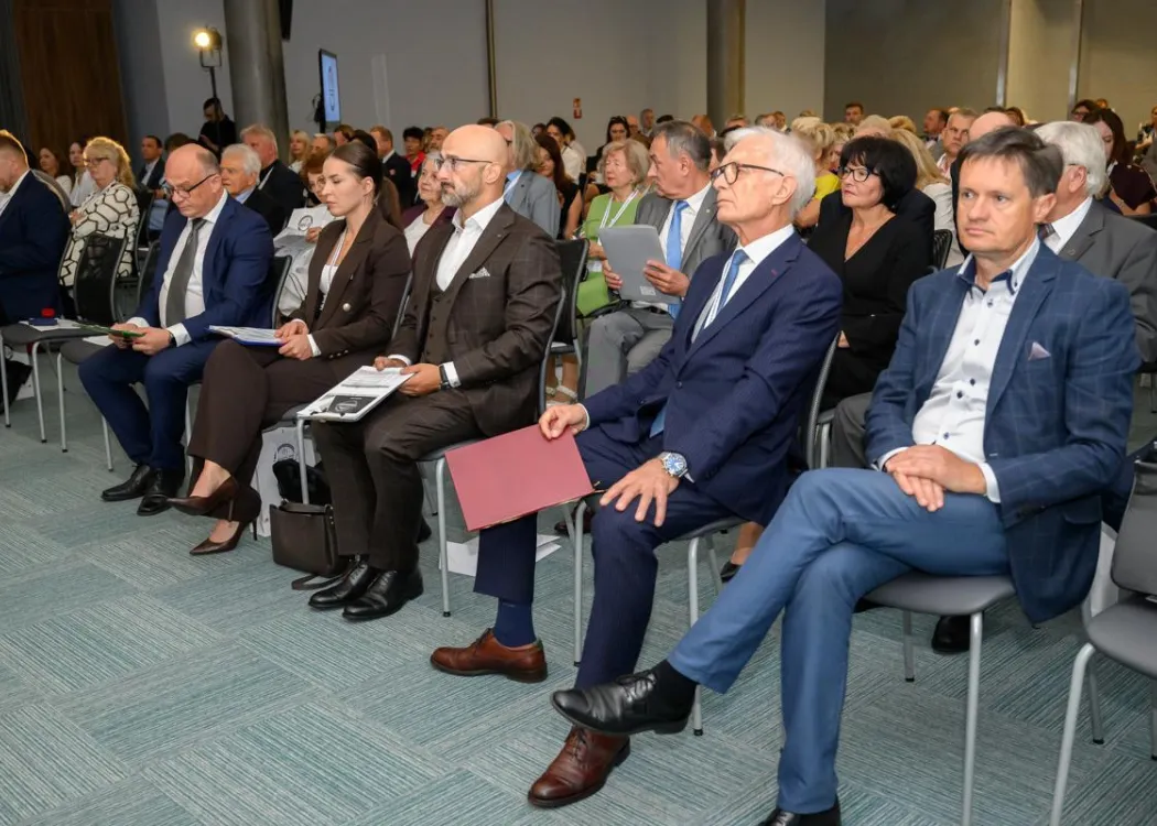 Konferencja rzeczoznawców majątkowych - uczestnicy siedzą 