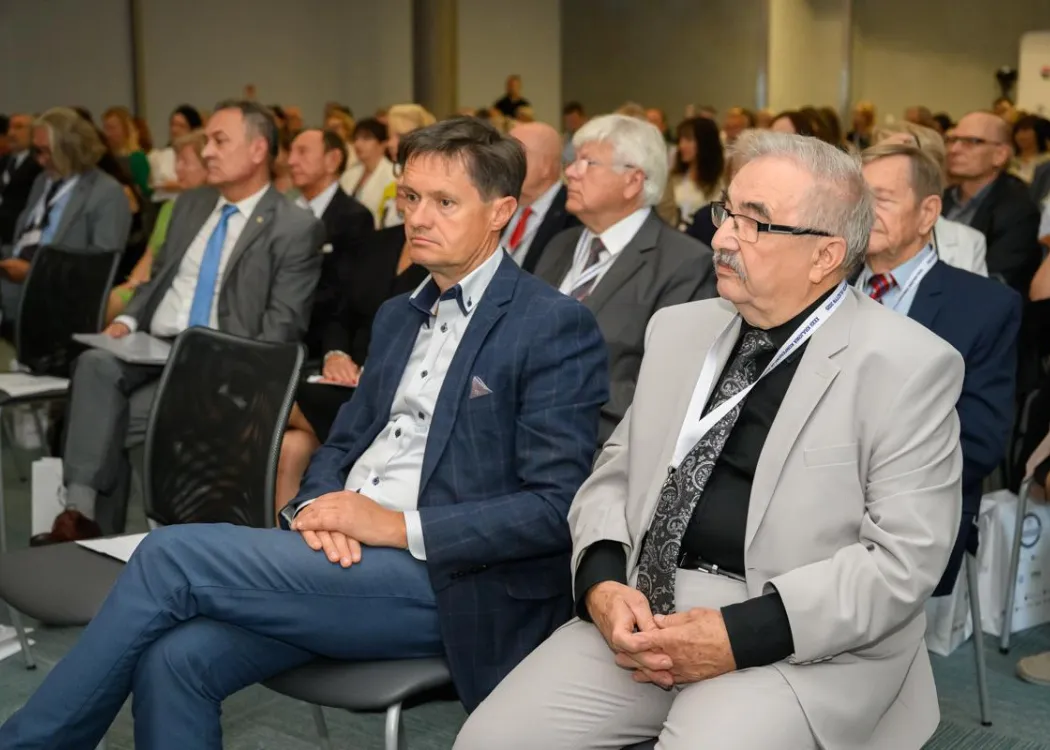 Konferencja rzeczoznawców majątkowych - uczestnicy siedzą 
