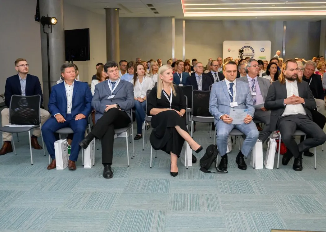 Konferencja rzeczoznawców majątkowych - uczestnicy siedzą 