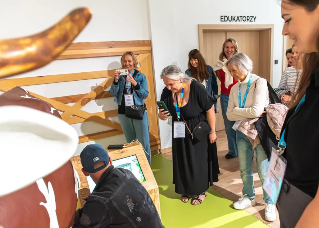 Konferencja redaktorów: uczestnicy zwiedzają Kortosferę