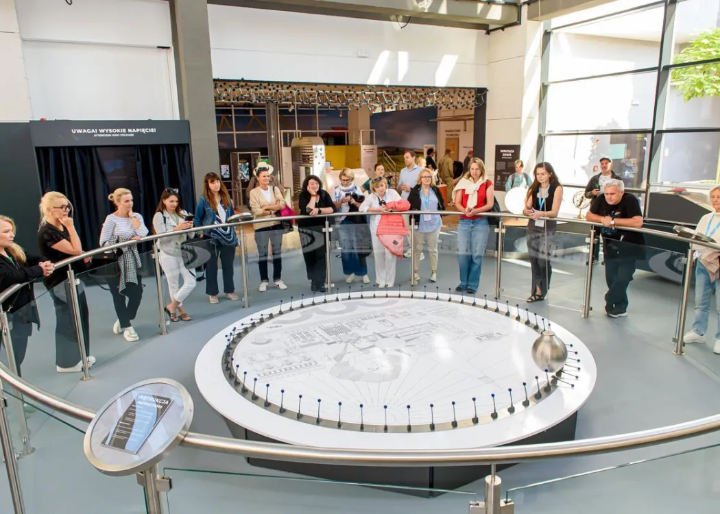 Konferencja redaktorów: uczestnicy zwiedzają Kortosferę