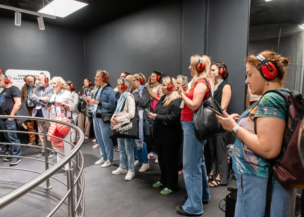 Konferencja redaktorów: uczestnicy zwiedzają Kortosferę