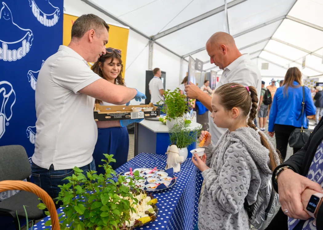 Święto Sera 2025: Uczestnicy degustują sery