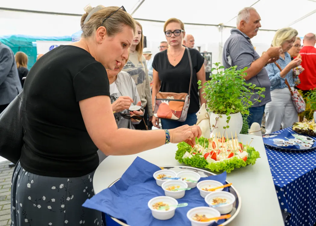 Święto Sera 2025: Uczestnicy degustują sery