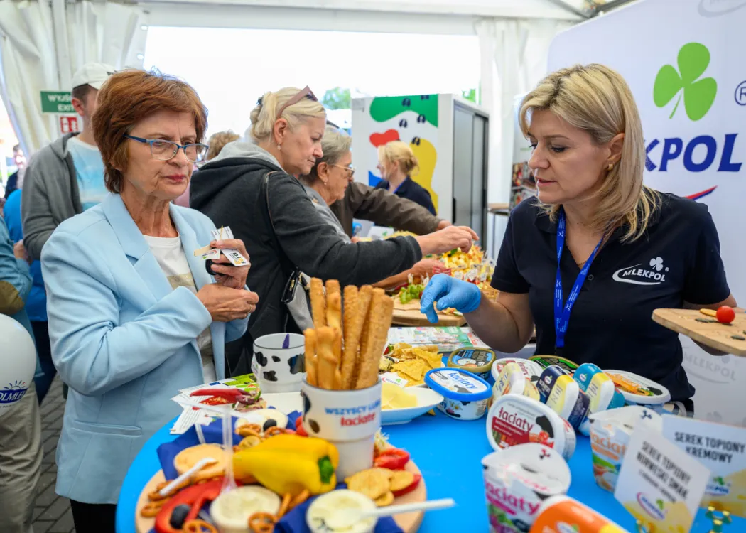 Święto Sera 2025: Uczestnicy degustują sery