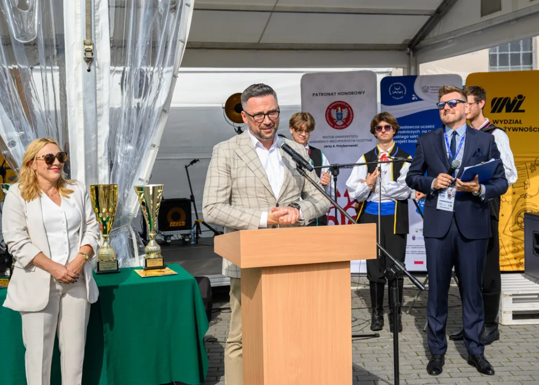 Święto Sera 2025: minister Marcin Kulasek przemawia do uczestników