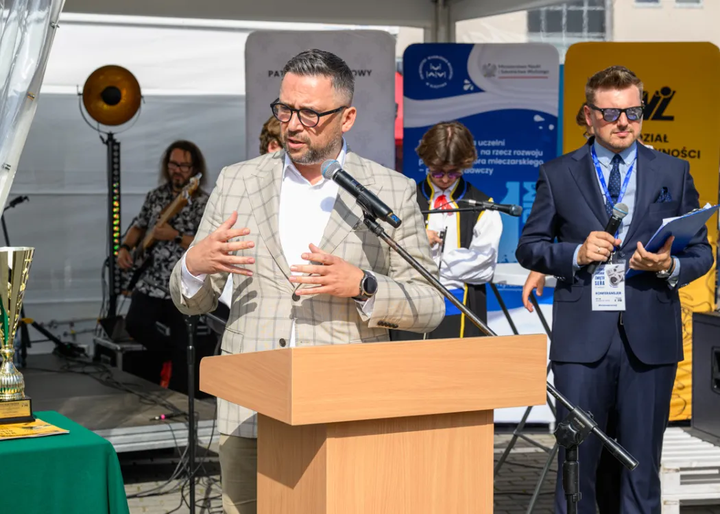 Święto Sera 2025: minister Marcin Kulasek przemawia do uczestników