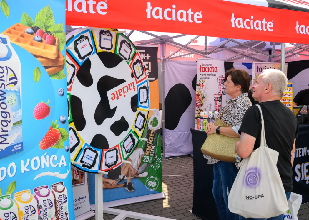 Święto Sera 2025: uczestnicy przyglądają się atrakcjom