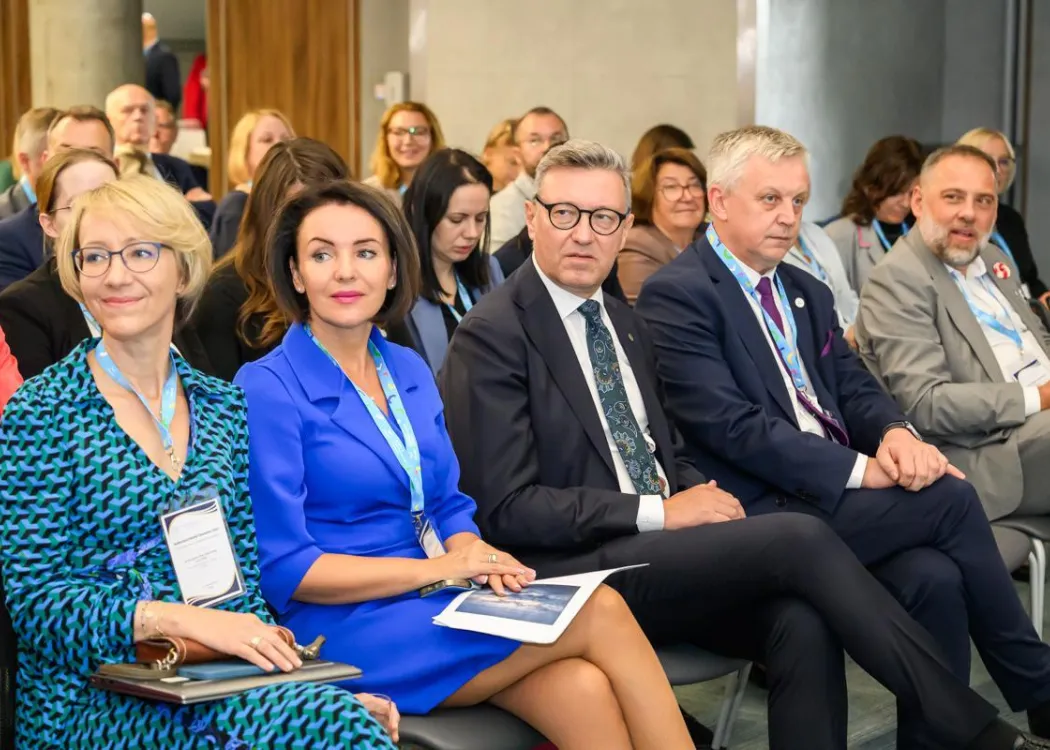 uczestnicy konferencji katedr finansów
