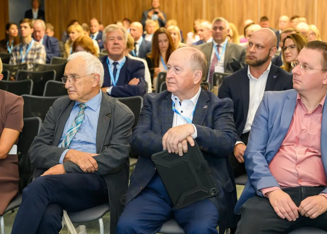 uczestnicy konferencji katedr finansów