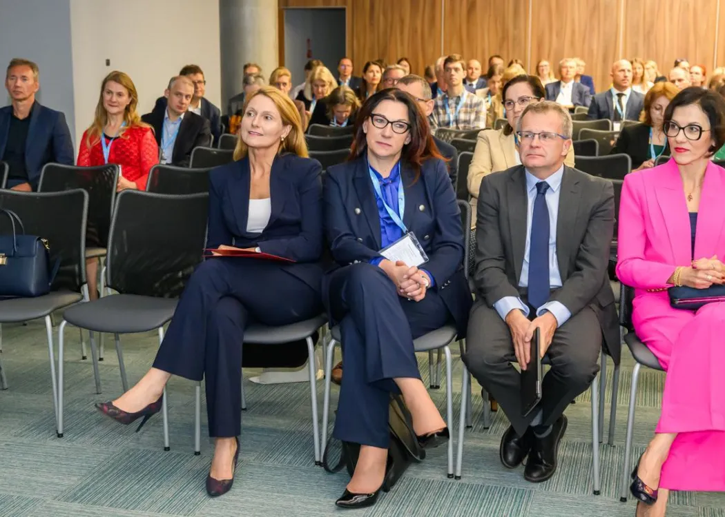 uczestnicy konferencji katedr finansów