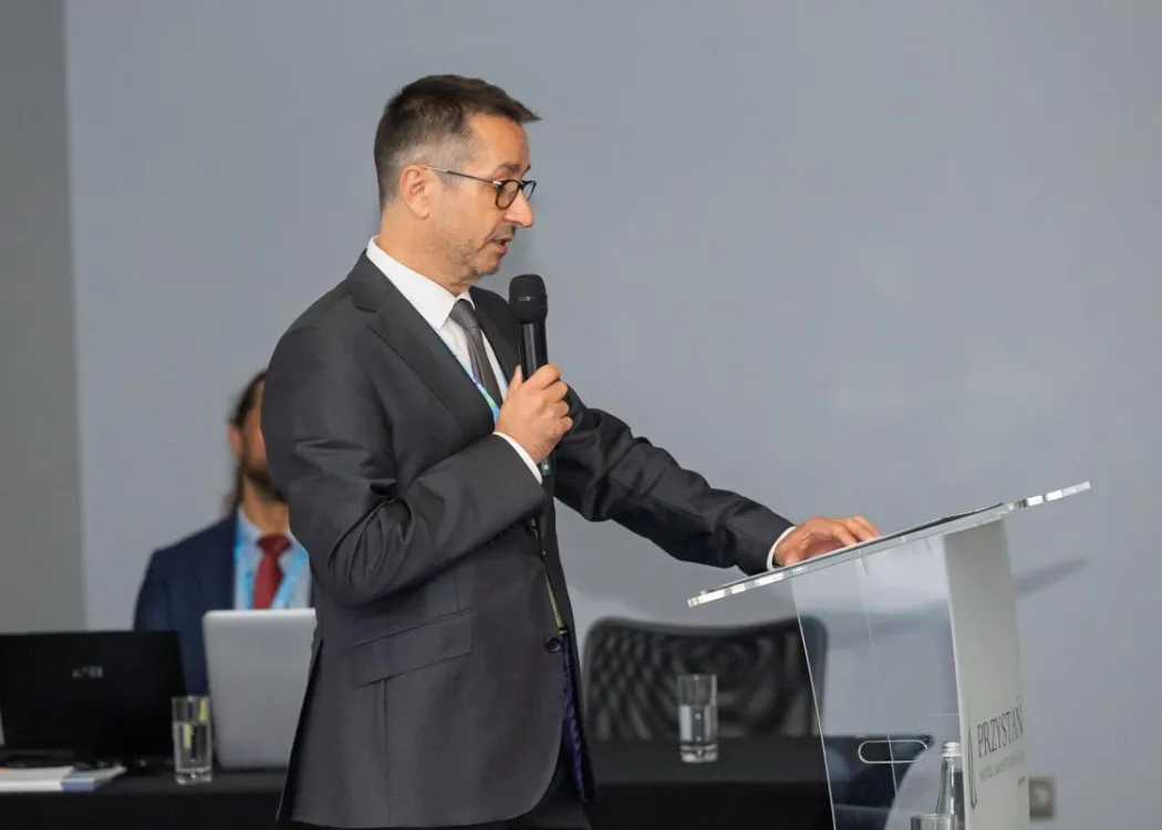 uczestnicy konferencji katedr finansów