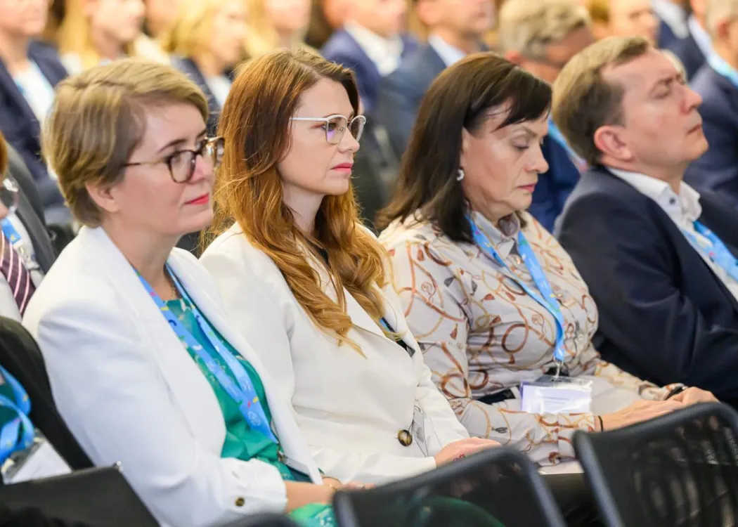 uczestnicy konferencji katedr finansów