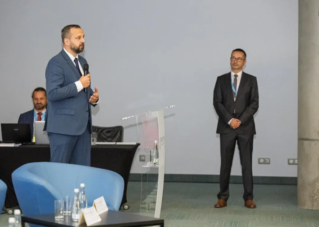 uczestnicy konferencji katedr finansów
