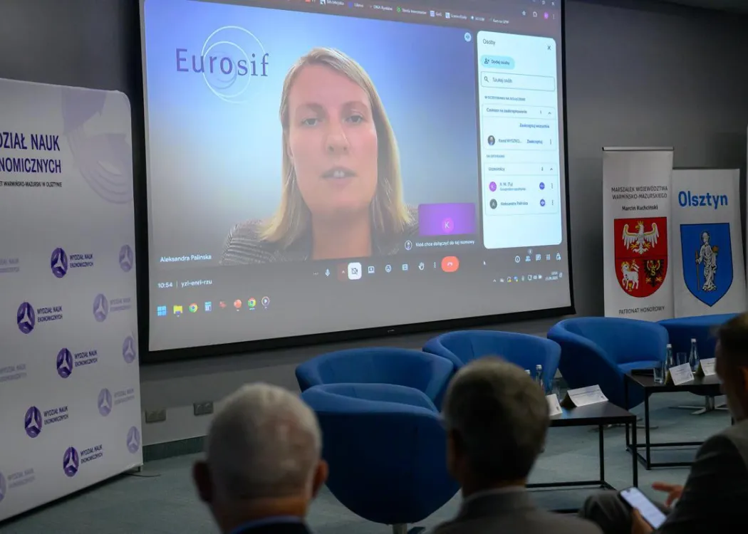 uczestnicy konferencji katedr finansów