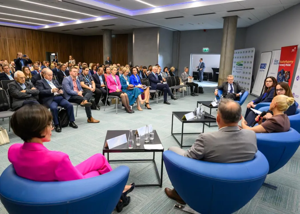 uczestnicy konferencji katedr finansów