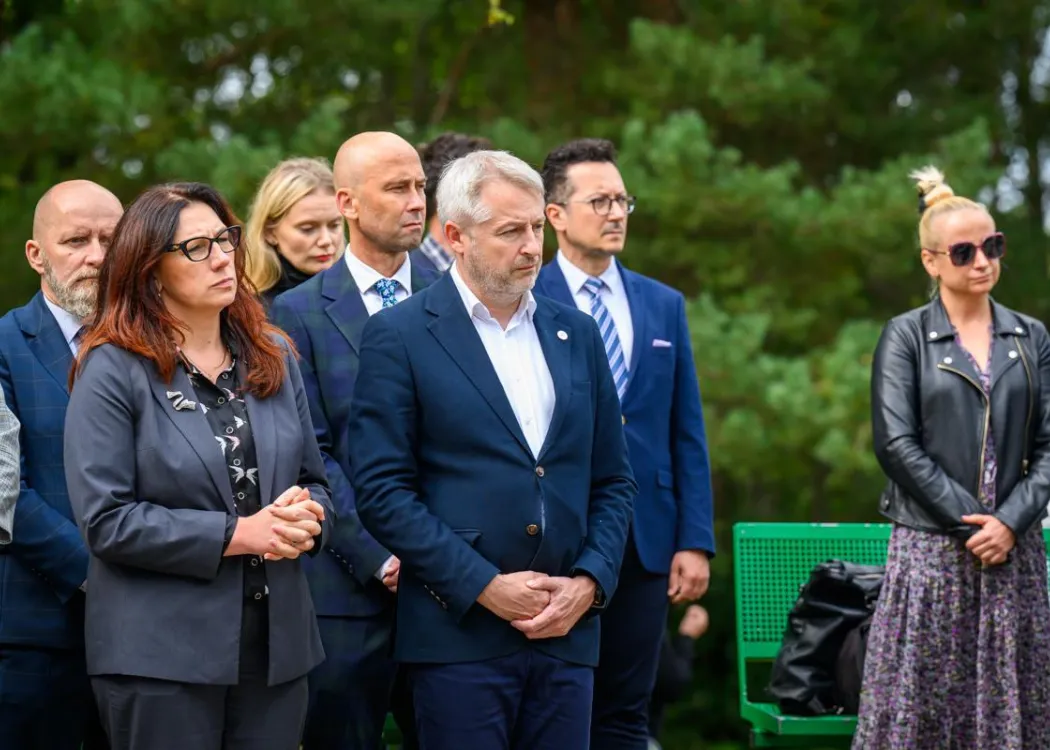 władze prorektorskie stoją 