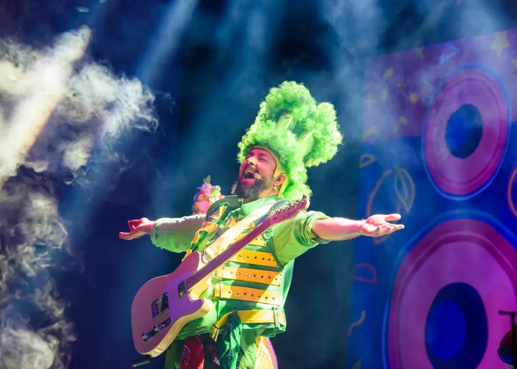 Olsztyńskie Dni Nauki i Sztuki 2025: występ grupy teatralnej podczas ODNiS