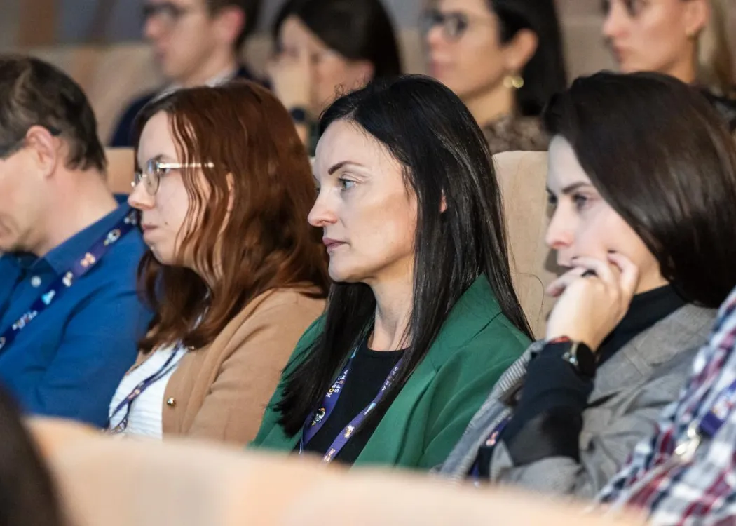 Uczestnicy konferencji SPIN siedzą w auli Centrum Konferencyjnego UWM