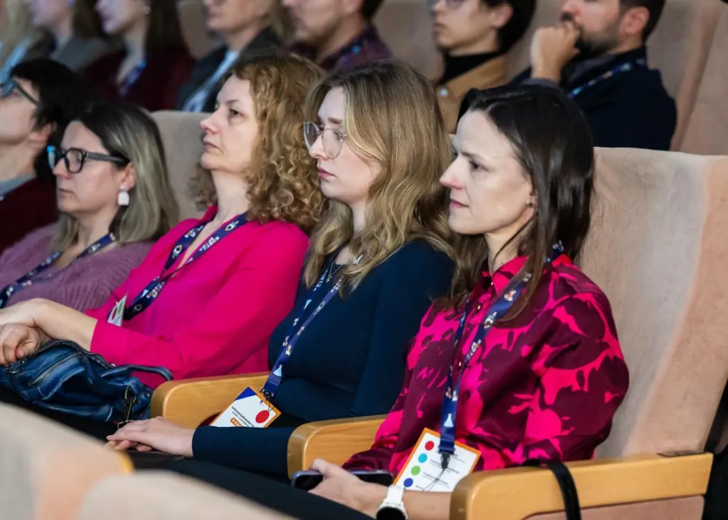 Uczestnicy konferencji SPIN podczas otwarcia wydarzenia