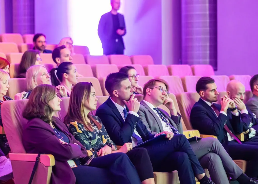 uczestnicy konferencji SPIN siedzą w auli UWM