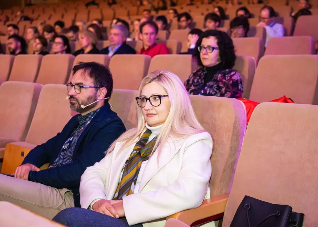 uczestnicy konferencji SPIN siedzą w auli UWM
