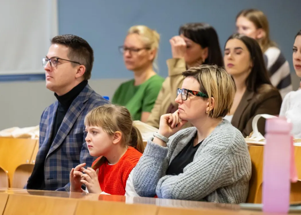 Konferencja SZP o rozszczepie wargi: uczestnicy siedzą