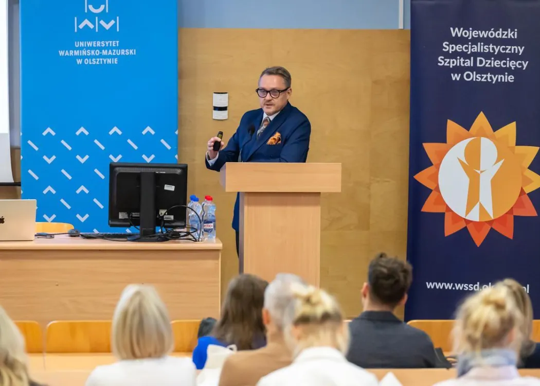 Konferencja SZP o rozszczepie wargi: prof. Dowgierd przemawia