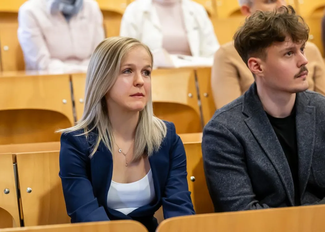 Konferencja SZP o rozszczepie wargi: uczestnicy siedzą