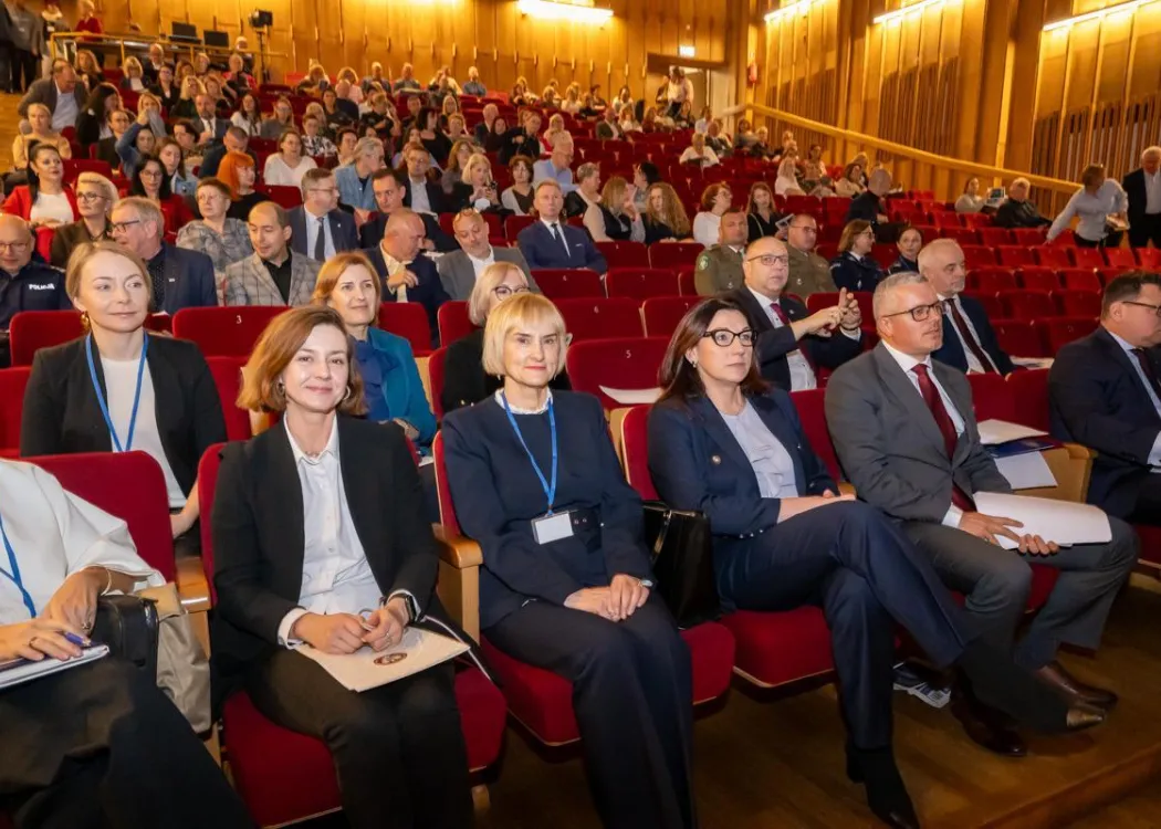 Konferencja o mobbingu: dziekan WPiA i prorektor Mariola Grzybowska-Brzezińska