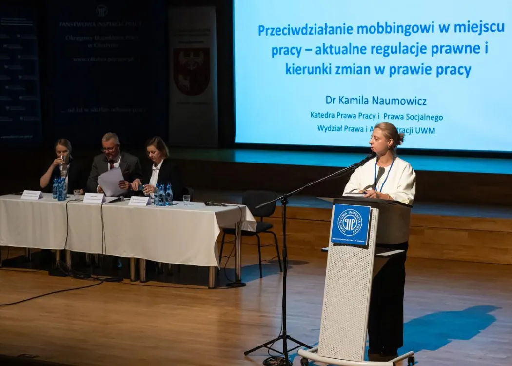 Konferencja o mobbingu: prof. Małgorzata Czuryk prowadzi panel