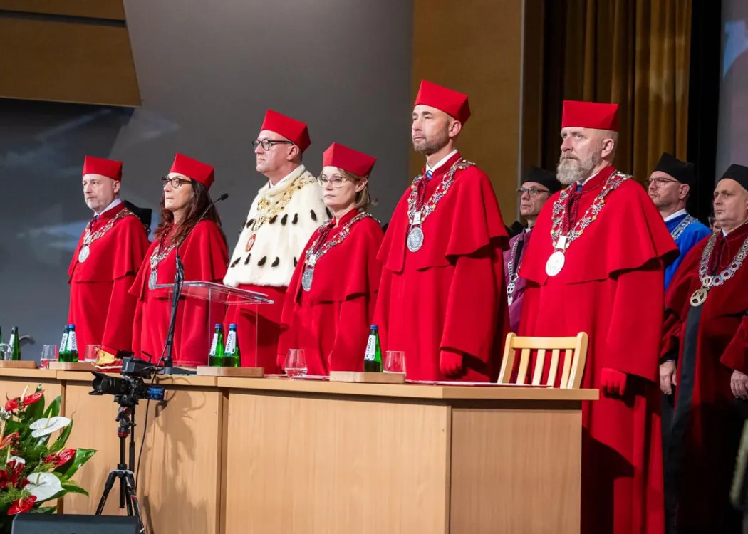 Inauguracja roku akademickiego 2025/2026: władze UWM na scenie