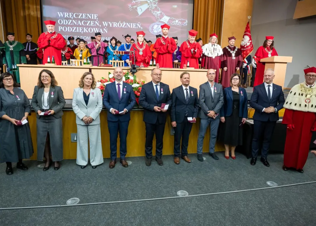 Inauguracja roku akademickiego 2025/2026: wręczanie odznaczeń