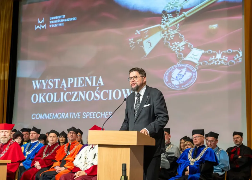Inauguracja roku akademickiego 2025/2026: Andrzej Szeptycki odczytuje list od ministra Kulaska   