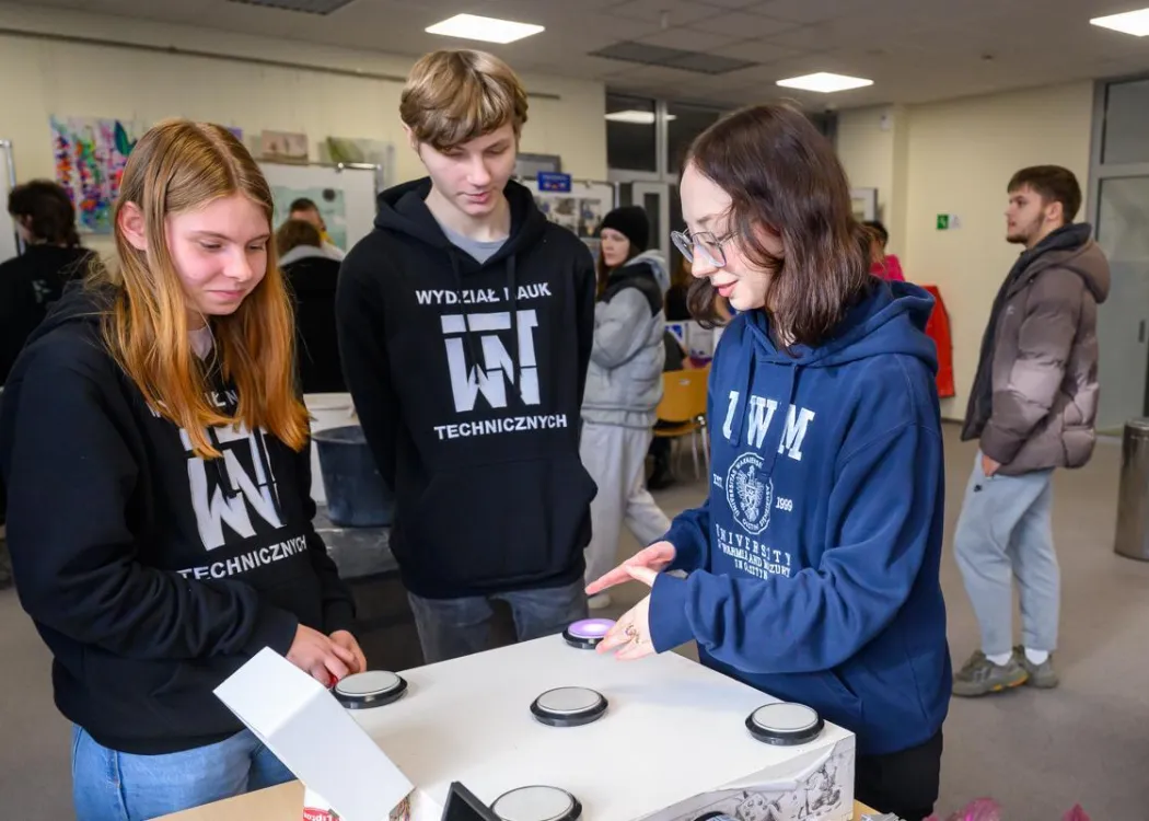 Student EXPO 2025: studenci Wydziału Nauk Technicznych na swoim stoisku 