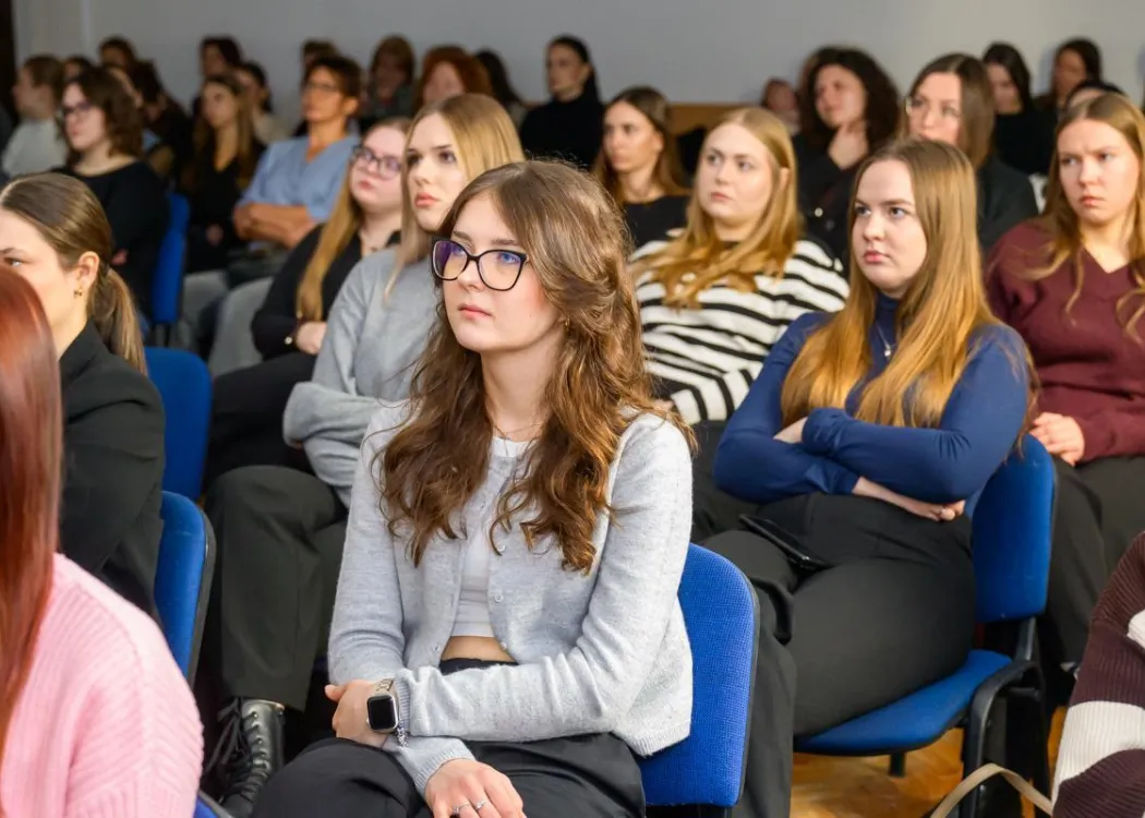 II Warmińsko-Mazurskie Seminarium dla Położnych i Studentów: uczestnicy słuchają wystąpień
