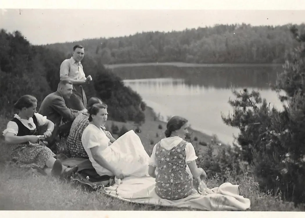 Wycieczka mieszkańców Giżycka nad jezioro Ubik 