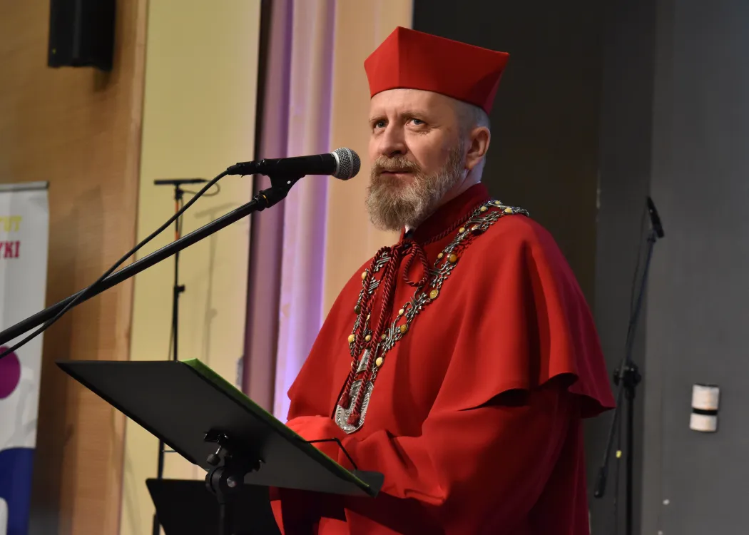 Dyplomatorium Wydziału Sztuki 2025: prorektor Paweł Wysocki przemawia