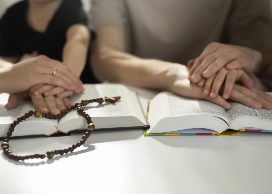 grafika ilustrująca wolność religii 
