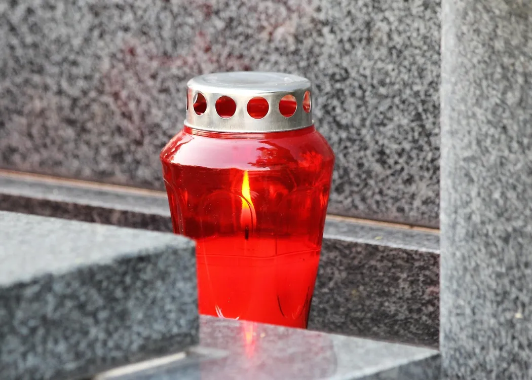 znicz cmentarny, fot. pixabay.com