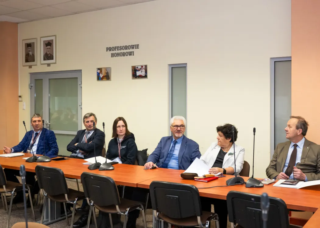 uczestnicy konferencji "Życie prywatne Polaków w XIX w." 