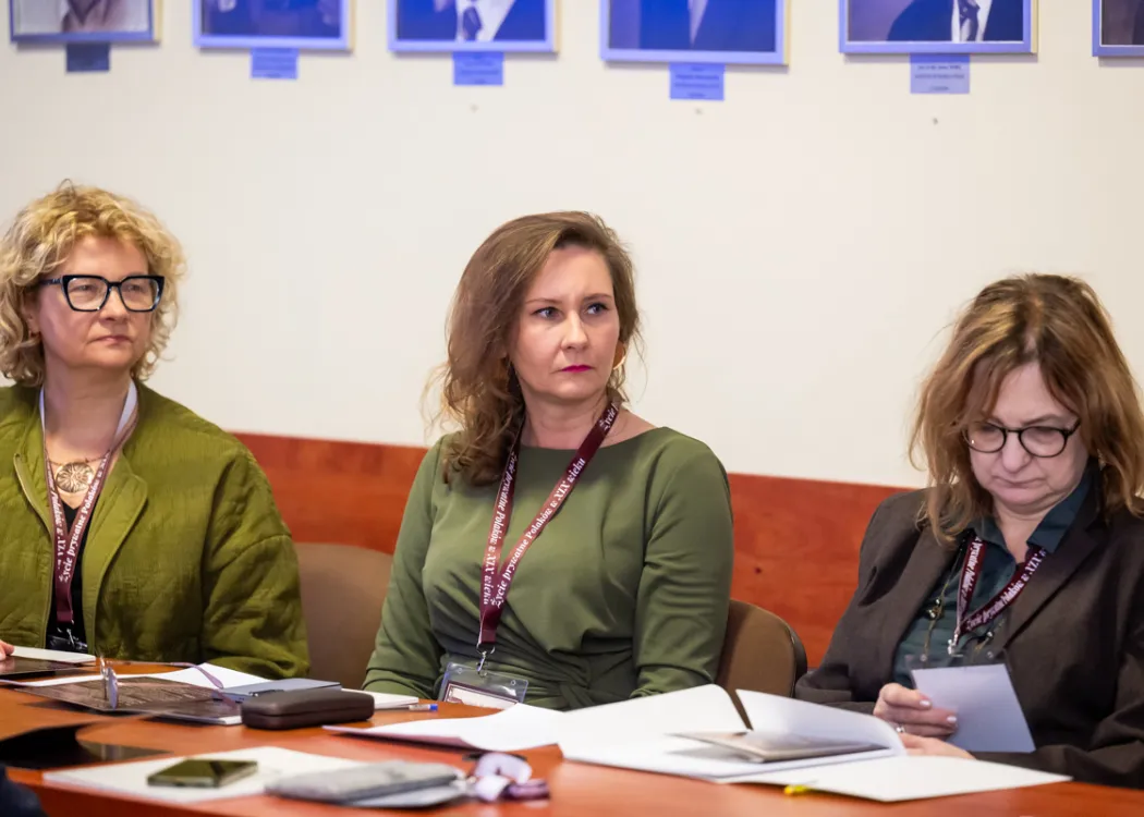 uczestnicy konferencji "Życie prywatne Polaków w XIX w." 