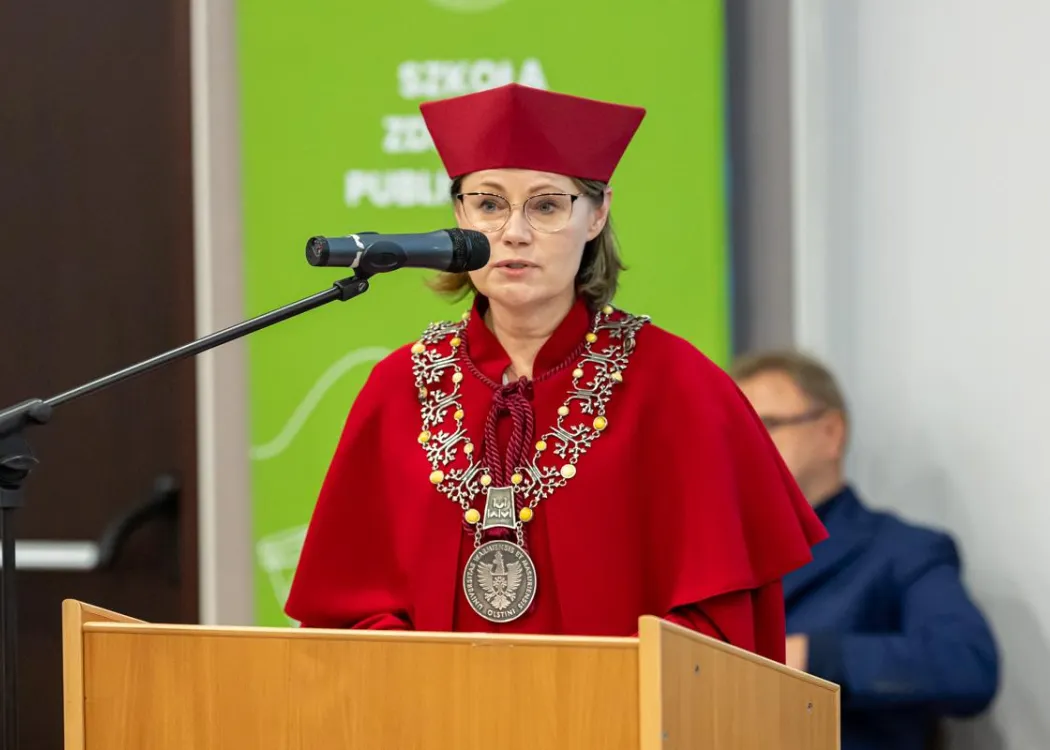 Dyplomatorium SZP: prorektor przemawia 