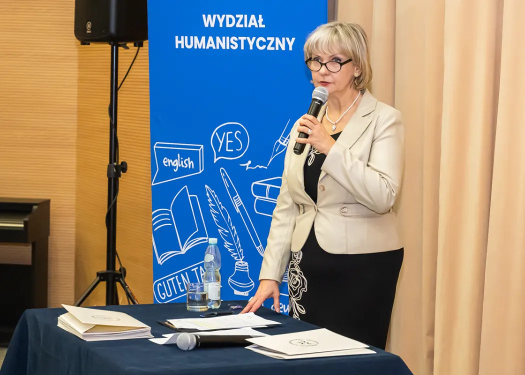 Prof. Izabela Lewandowska przemawia w czasie uroczystości
