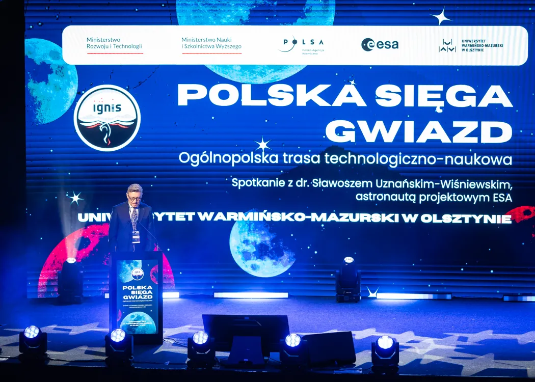 Spotkanie ze Sławoszem Uznańskim-Wiśniewskim na UWM: rektor UWM przemawia 